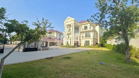 Prime Luxury King Villa for Rent in Borey Peng Huoth The Star Mera Garden