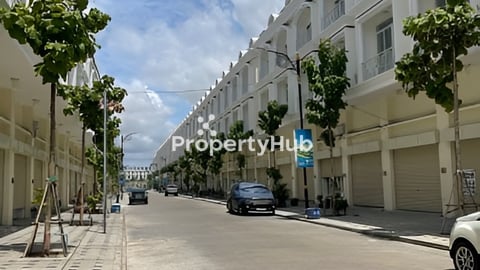 ផ្ទះSHOPHOUSE សំរាប់ជួល ទីតាំងនៅ«បុរី Blue Diamond ផ្លូវជាតិ 6A»