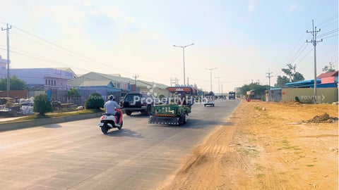 ដីលក់នៅលើផ្លូវ50m