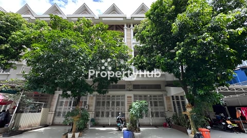 ផ្ទះល្វែង សម្រាប់លក់តម្លៃល្អខ្លាំងមានតែមួយ Flat for sale