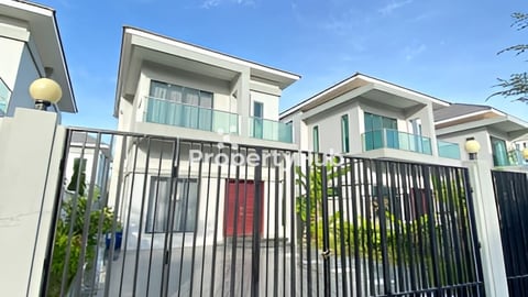 ផ្ទះវីឡាទោលសម្រាប់លក់ បុរីទេសចរណ៍ សៀមរាប (ម្ចាស់ផ្ទាល់) Villa for sell in Siem R