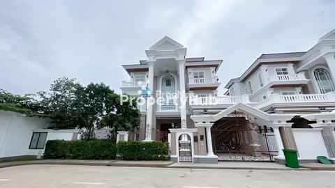 Queen Villa for sale