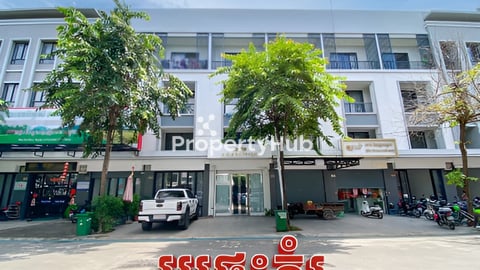 ផ្ទះអាជីវកម្ម លក់បន្ទាន់ មានដេគ័រស្រាប់ស្អាត!!