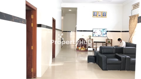 ផ្ទះ និងដី លក់បន្ទាន់ នៅចោមចៅ