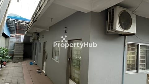 ផ្ទះលក់ឬ ជួល តម្លៃជួល 1300$ /ខែ