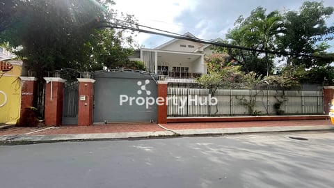 វីឡាសម្រាប់ជួល នៅទន្លេបាសាក់ (ចំណតរថយន្ត : 6-7គ្រឿង)