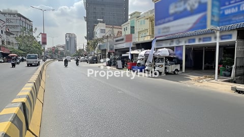 🏘 ផ្ទះអាជីវកម្ម នៅលើបណ្តោយផ្លូវ271 ត្រូវការលក់បន្ទាន់ខ្លាំង (កូដ: A05-060259)