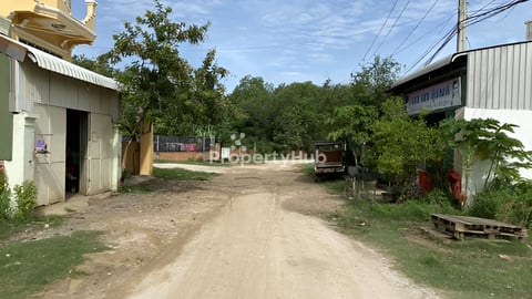ដីលក់​ 12x20m