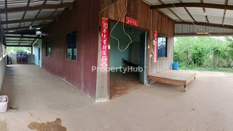 ដីនិងផ្ទះលក់បន្ទាន់ធូរៗ