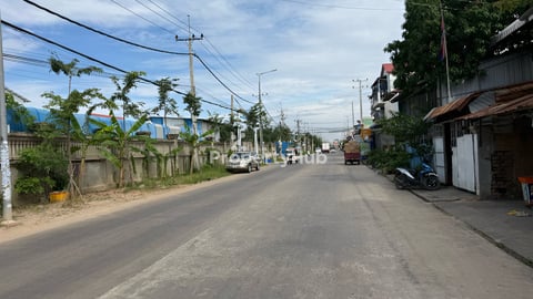 ដីអាជីវកម្មលក់នៅជិតAeon2លើផ្លូវ92