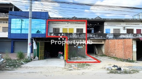 ផ្ទះលក់ នៅជិតរង្វង់មូលកួរស្រូង ទល់មុខបុរីពិភពថ្មី លក់ទំាងអស់ ចរចារតម្លៃ