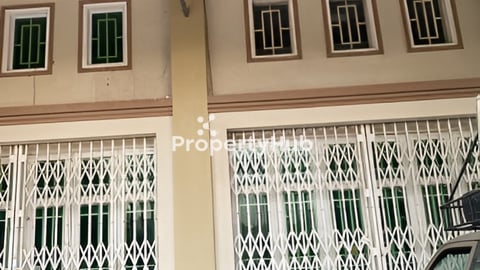 ផ្ទះ​លក់បន្ទាន់​ តម្លៃ​ចរចារ​