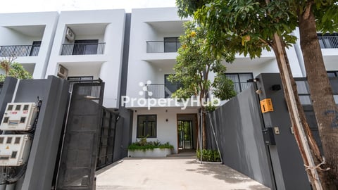 Linked House for Sale in Chbar Ampov area