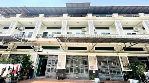 💥ផ្ទះល្វែង លក់បន្ទាន់ខ្លាំង! ម្តុំទួលសង្កែ (Code: F-00052)