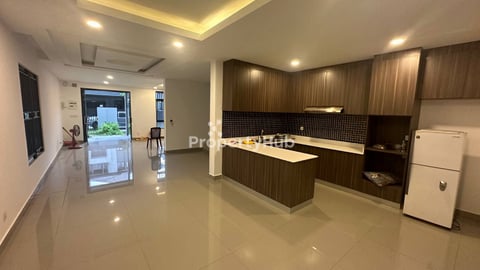 វិឡាQueen B សំរាបលក់បន្ទាន់ក្នុងបុរី Chip Mong 50m