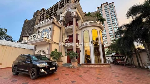 Pool Villa for rent near dolphin