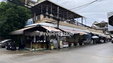 ផ្ទះកែងនៅក្បែរផ្សារបុរីពិភពថ្មីចំការដូង១