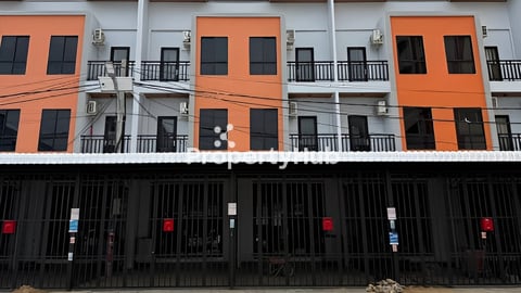 ផ្ទះជួល3ល្វែងជាប់គ្នា