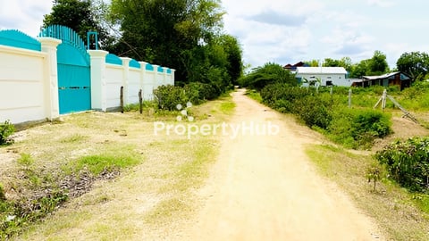 ដីភូមិលក់បន្ទាន់នៅជិតបុរីកំពុងសាងសង់ទំហំ ១៥០ហត