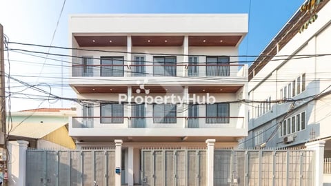 Shophouse for Sale in Sala Kamraeuk Area