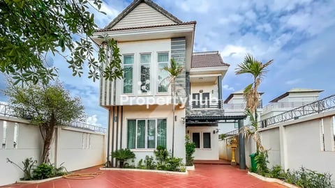 Villa for Rent in Svay Dankum area