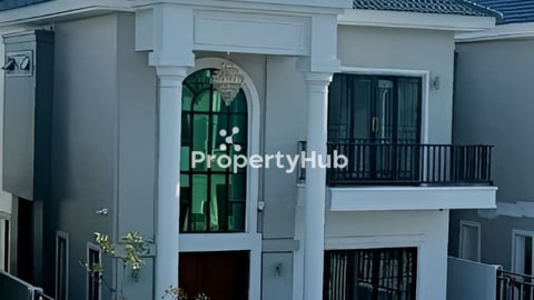Villa លក់បន្ទាន់ ប្លង់រឹង105000$ ចចារ