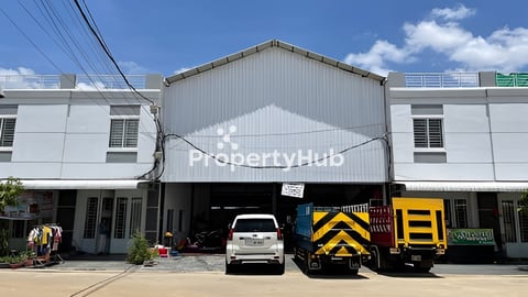 បង់មុន 25000$ បានផ្ទះកែង ជាប់ផ្សារបន្លែបោះដុំ ជាប់រង្វង់មូលកួរស្រូវ