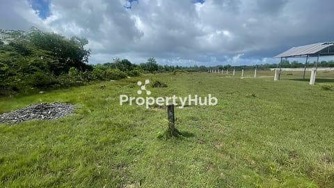 (លក់បន្ទាន់) ពី$240,000 មកត្រឹមតែ$165,000  ដីកែងក្រុងបូកគោ (ជាប់ផ្លូវជាតិលេខបី ពីបូកគោ ទៅកំពង់សោម)