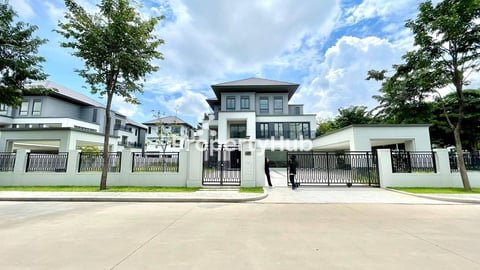 The best corner King Villa for sale in Grand Phnom Penh