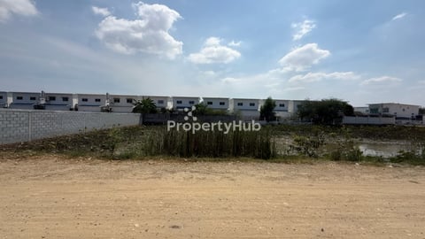 ដីលក់នៅក្រោយសាលាកូរ៉េ ជាប់បុរី