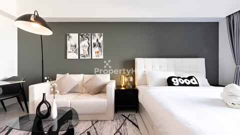 Brand New Studio Royal Group Platinum