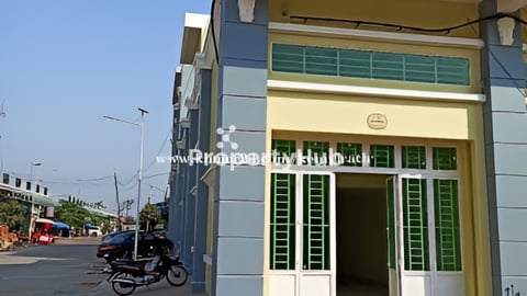 ផ្ទះកែងនៅកៀនស្វាយផ្លាសា (Kien Svay Plaza)