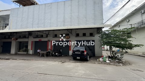 ផ្ទះកែង4ល្វែងសំរាប់លក់​នៅបូរីអាកាសចរណ៏ពោធចិនតុង(មានចំណូលពីការជួលស្រាប់)