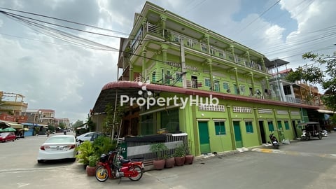 ផ្ទះកែងលក់ ក្នុងបុរីពិភពថ្មីវេងស្រេង ផ្លូវធំ