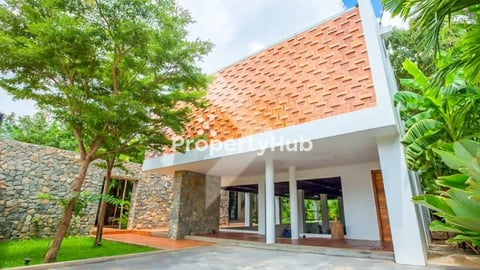 Modern Villa for Sale in Sala Kamraeuk area