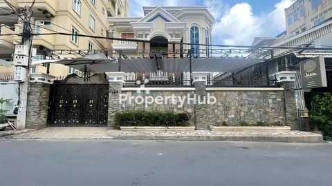 វីឡាសម្រាប់ជួល នៅខាងត្បូងផ្សារទួលទំពូង | Villa for Rent in Toul Tumpoung