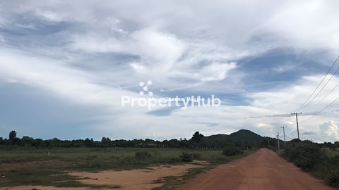 ដីលក់នៅកែប (២ហិតតា)​១ម៉ែត្រការ៉េ US$22 (ចរចារ)