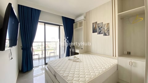 Apartment Along Riverside– Near Night Market