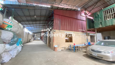 ឃ្លាំងលក់បន្ទាន់