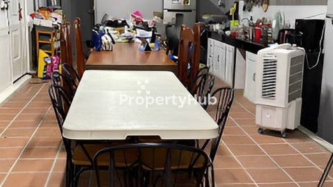 ឃ្លាំងសម្រាប់លក់ ជិតប្រលានយន្តហោះពោធិ៍ចិនតុង