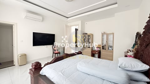 🏠វីឡាឃ្វីនសម្រាប់លក់​ នៅក្នុងបុរីប៉េងហួត 60m