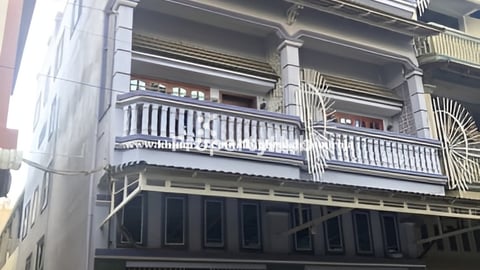 ផ្ទះលក់ពីរល្វែងជាប់គ្នា (ជិតផ្លូវ 60ម៉ែត្រ & សាលាអន្តរជាតិ ISPP)