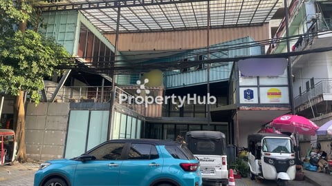 Expansive Retail Space in Central Doun Penh