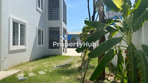 ផ្ទះវីឡាទោលលក់បន្ទាន់