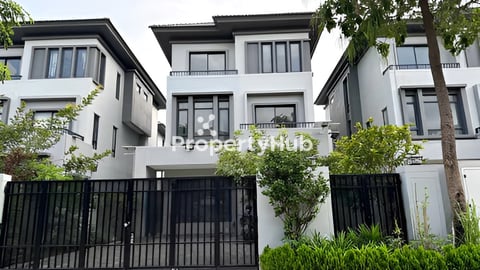 ឃ្វីនB​សម្រាប់លក់ នៅបុរី​ជីបម៉ុង​ផាកលែន​50ម៉ែត្រ