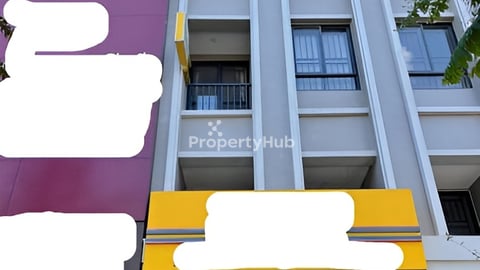 ផ្ទះប្រភេទអាជីវកម្ម ( Shop house ) សំរាប់លក់ស្ថិតនៅក្នុងបុរីជីបម៉ុង៥៩៨