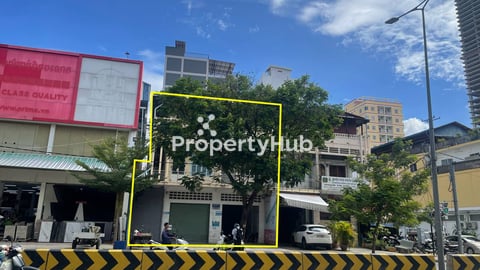 Large-Scale Shophouse for Rent on Mao Sae Tung Blvd