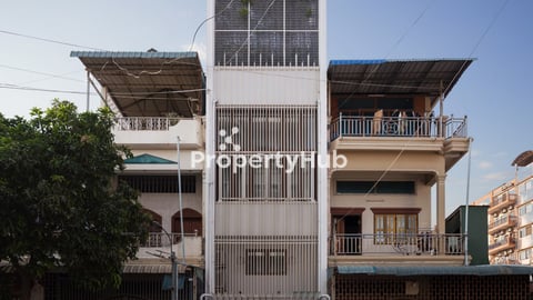 Beautiful 3 Bedroom Apartment for Rent in the Heart of Russian Market 