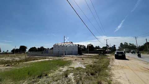 ដី នៅលើផ្លូវ៥០ម (ផ្លូវលេខ៤២) សង្កាត់កំបូល ខ័ណ្ឌកំបូល