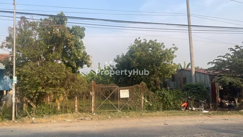 ដីលក់បន្ទាន់ជាប់ផ្លូវ 380